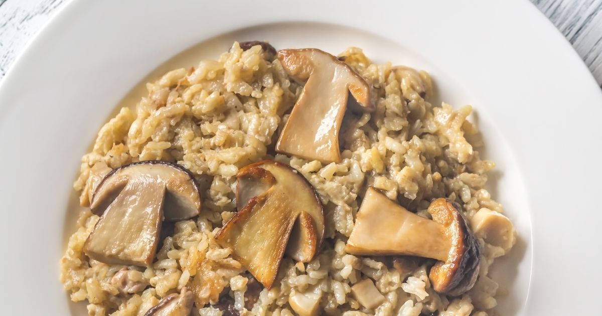 Champignon Mushrooms in Tofu Cream Sauce