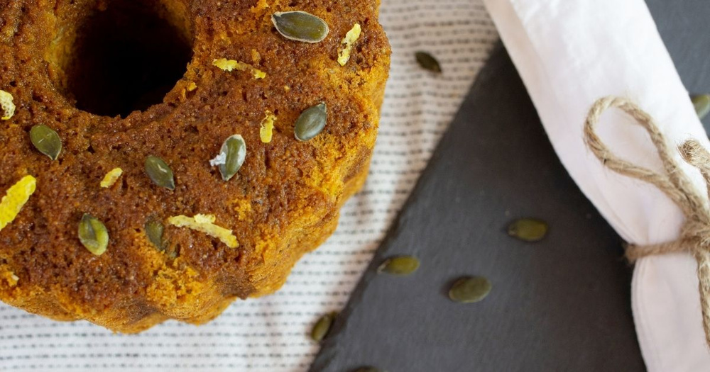 Vegan Pumpkin Bundt Cake with Pumpkin Seeds & Citrus Zest – Moist, Spiced & Bakery-Worthy