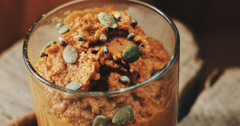 Pumpkin Pie Smoothie 🥤 with Crumb Topping — Creamy Vegan Fall Treat🍂 in a Glass